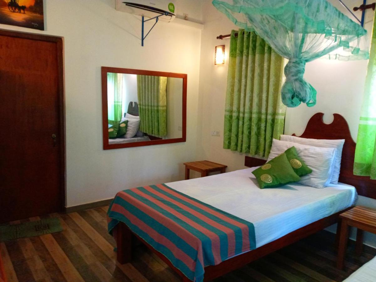 Hideaway Homestay Habarana Esterno foto