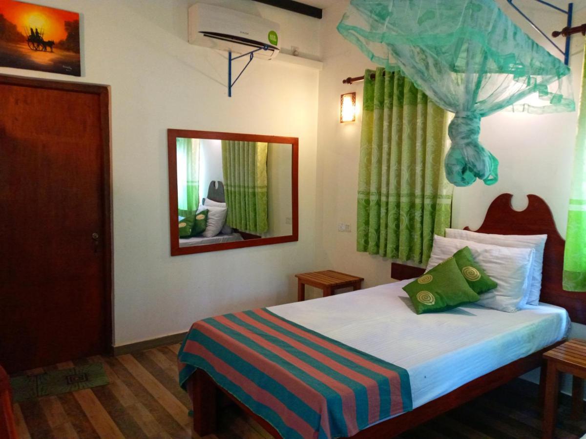 Hideaway Homestay Habarana Esterno foto